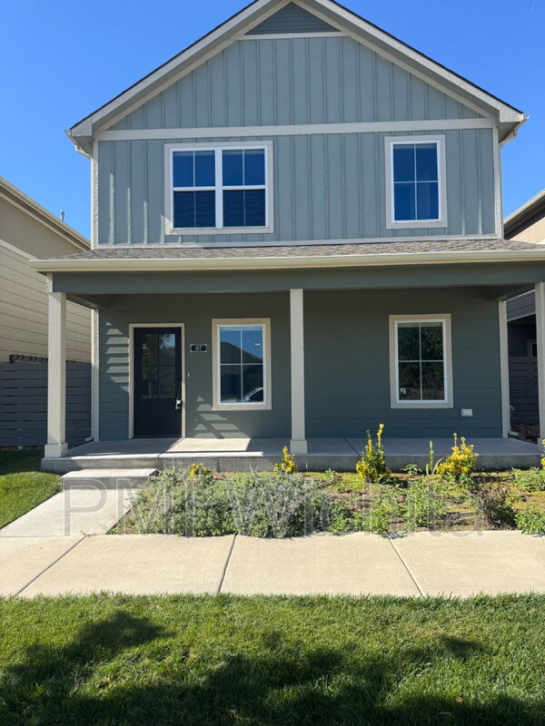 Andover House: 107 S Shay Rd