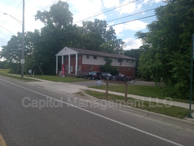 Lansing Condo: 3322 West Michigan Avenue