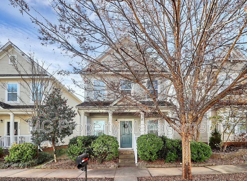 Huntersville House: 8116 Dumphries Drive