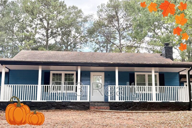 Fairburn House: 165 Fieldstone Dr