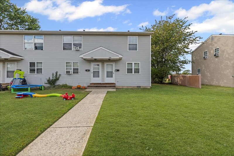 Paulsboro Condo: 226 Lincoln Avenue
