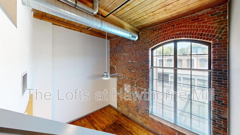 Charlotte Condo: 1101 Hawthorne Lane
