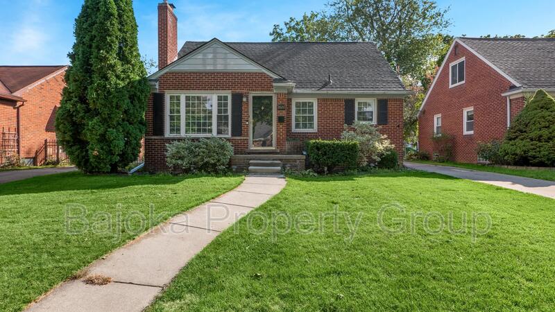 Birmingham House: 2626 Windemere Road