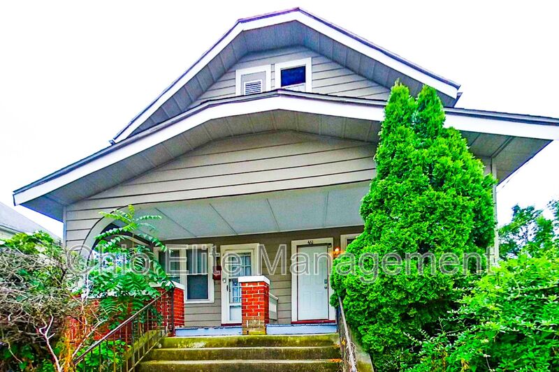 Columbus House: 461 Reinhard Ave