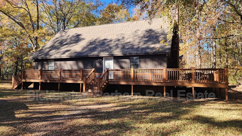 Hamilton House: 1033 Lick Skillet Road