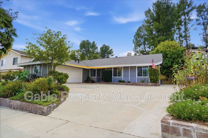 Santa Clarita House: 27277 Garza Dr