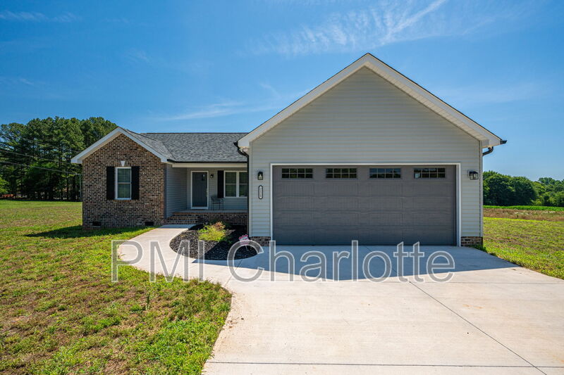 Shelby House: 2128 Chatfield Rd