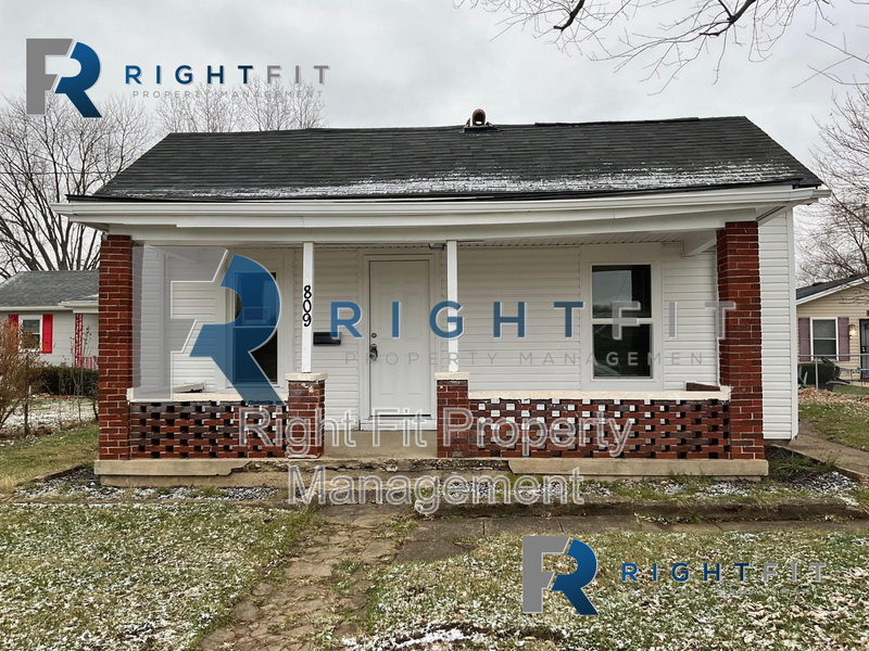 Middletown House: 809 Maple St