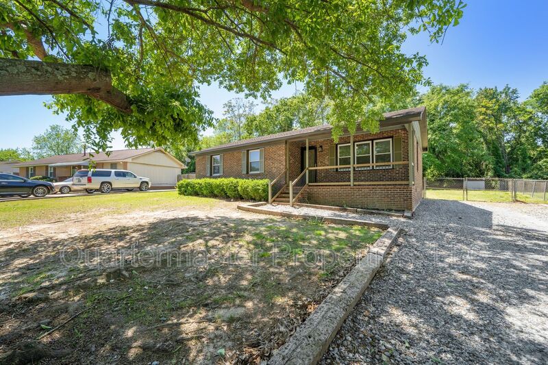 Request a Viewing for 407 Sierra Road Tenant Turner