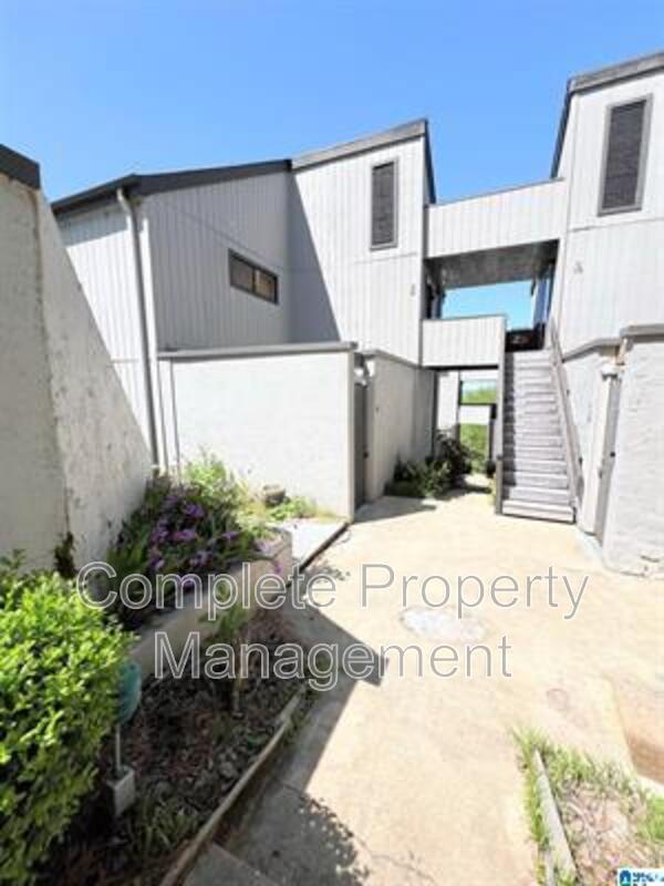 Birmingham Condo: 3350 Altamont Road - C