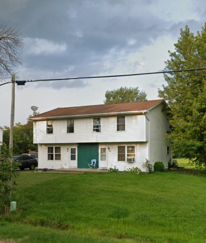 Larsen Condo: 8390/8392 Hickory Ave - 8390