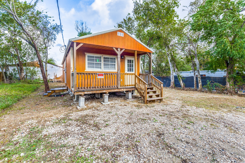 Houston House: 427 Pennsylvania Street