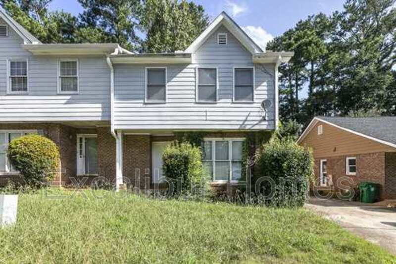 Stone Mountain House: 4887 Autumn Circle