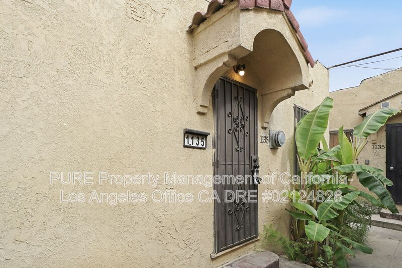 Los Angeles House: 1135 E 67th St Adu