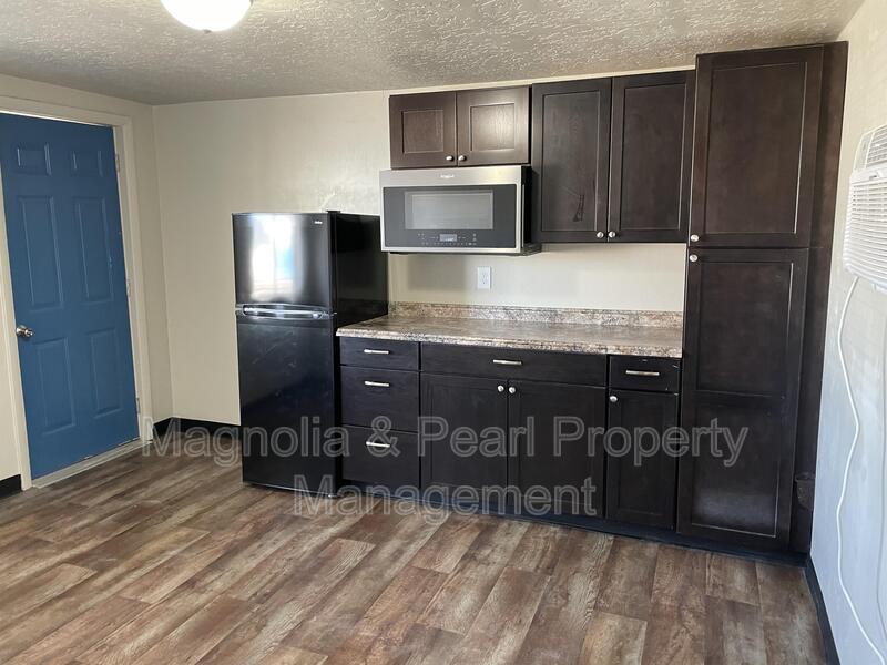 Parma House: 712 East Grove Avenue