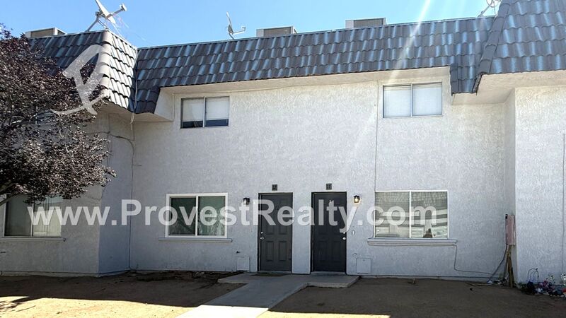 Apple Valley House: 22526 Sioux Road