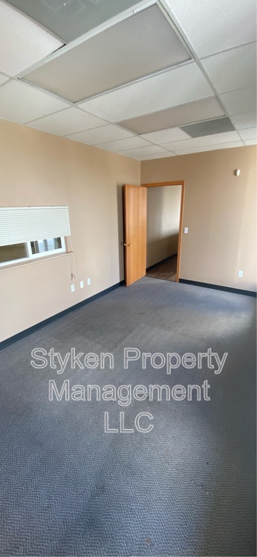 Kankakee Condo: 555 South Schuyler Ave - 235