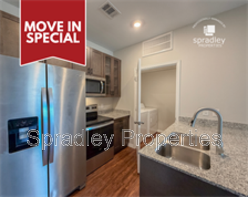 Belton Condo: 1124 W Ave O