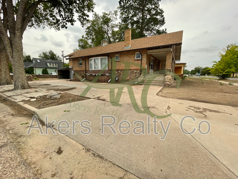 Pueblo House: 1124 Lake Ave