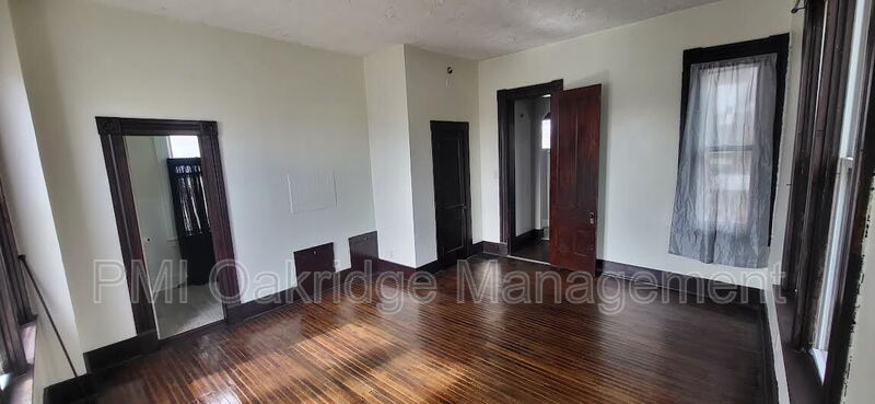 Piqua Condo: 431 W Ash St