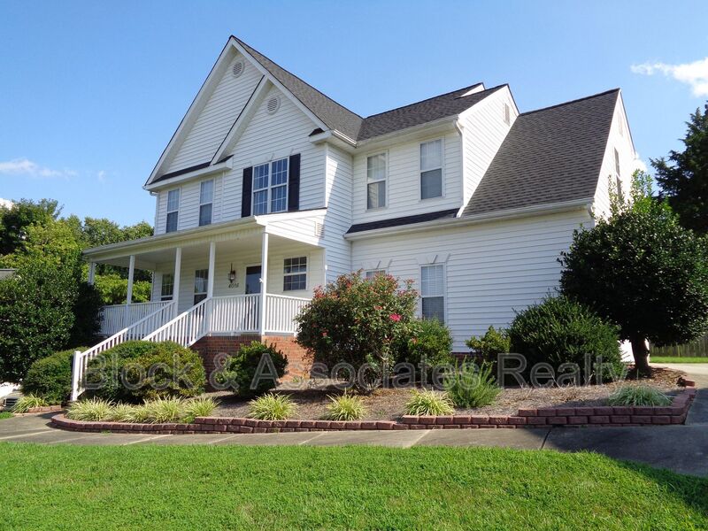 Jamestown House: 4016 Cole Avenue