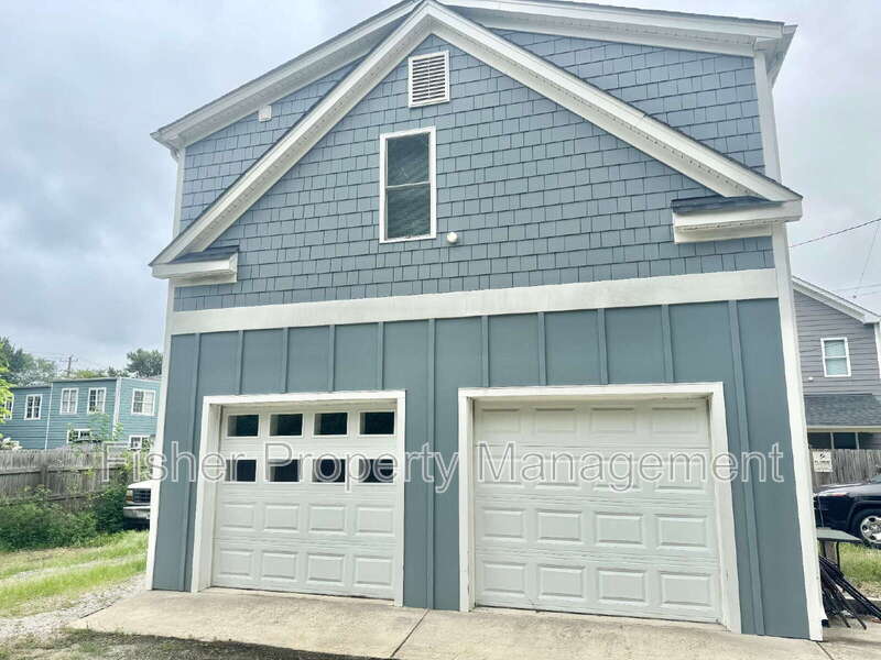 Richmond Condo: 202 W 15th St