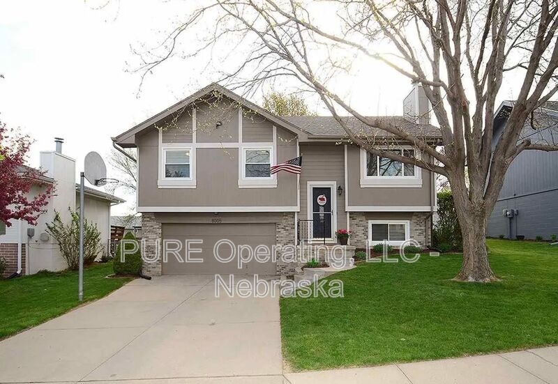 Omaha House: 8005 S 152nd St