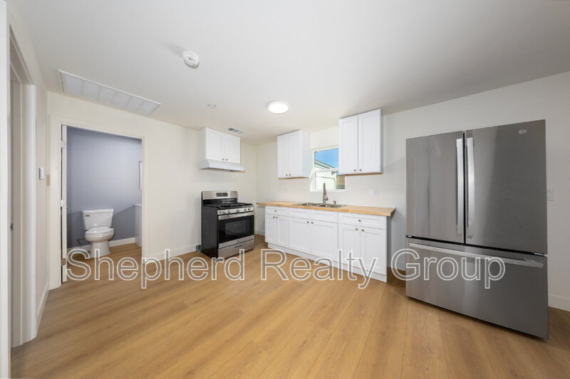 Riverside Condo: 7721 Janet Avenue