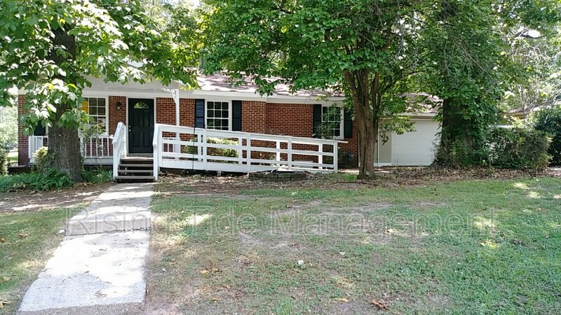 Center Point House: 1325 4th Way NW