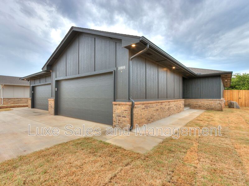 Okahoma City House: 8012 NW 110th Dr.