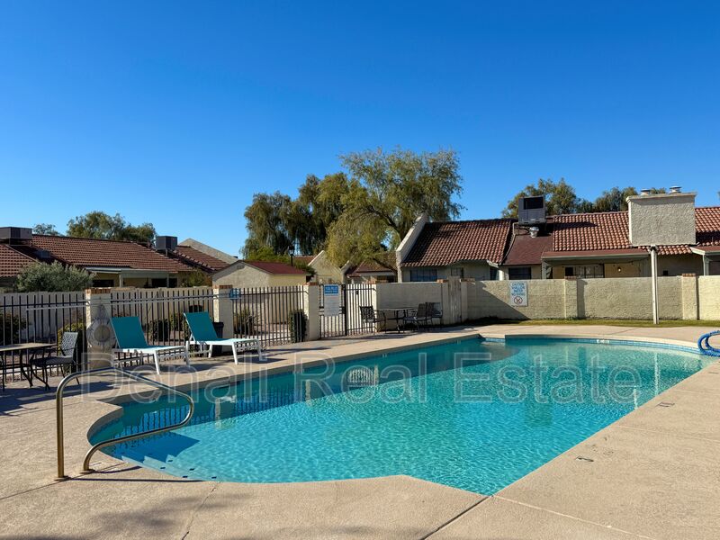 Gilbert House: 1500 N. Sunview Parkway