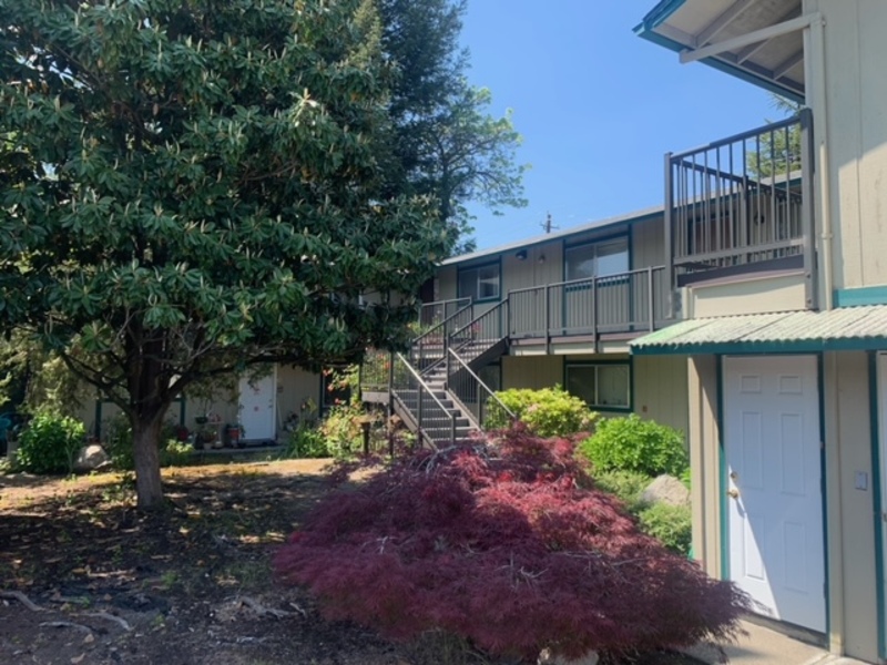 Grants Pass Condo: 507 NE D St
