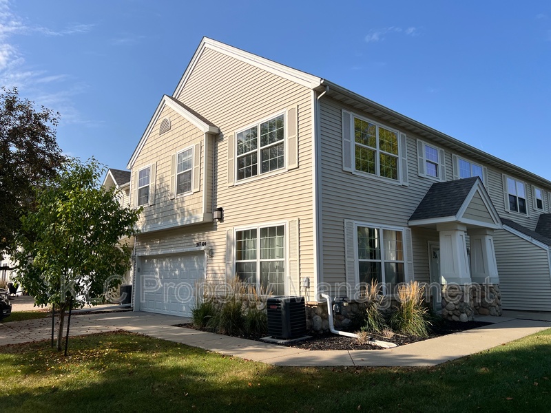 West Des Moines Condo: 277 South 79th Street - 1