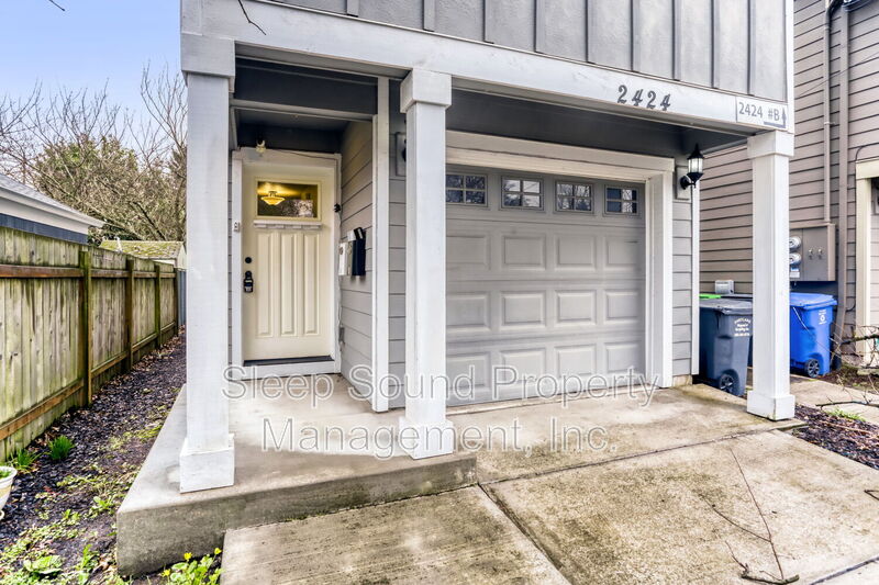 Portland Condo: 2424 SE 78th Avenue