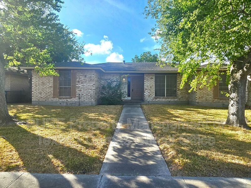 Portland. House: 2203 Live Oak Drive