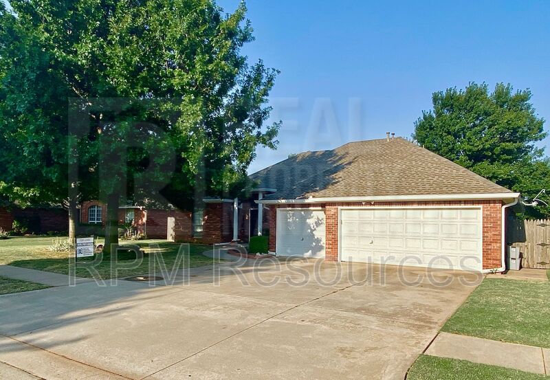 Yukon House: 216 Castle Rock Rd