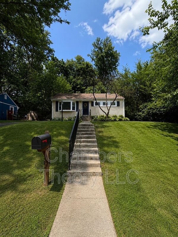 Alexandria House: 6514 Berkshire Dr.