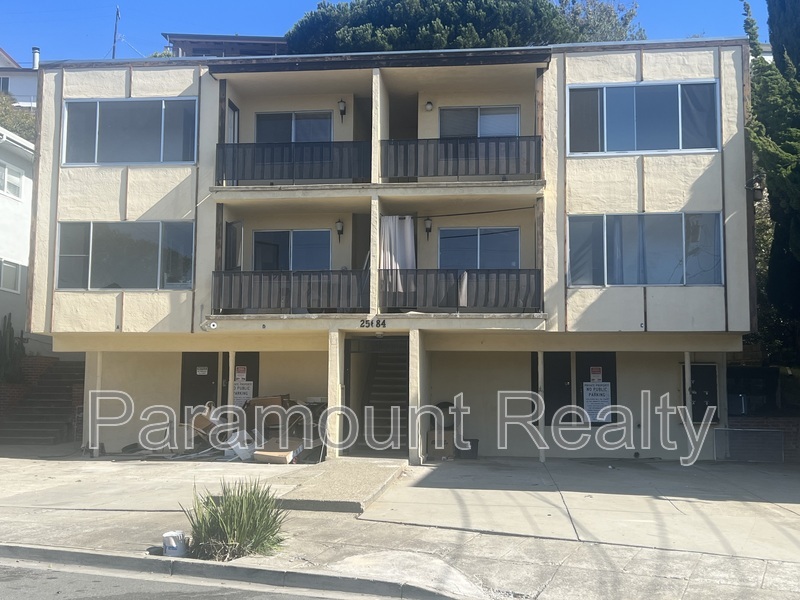 Hayward Condo: 25648 Springs Dr