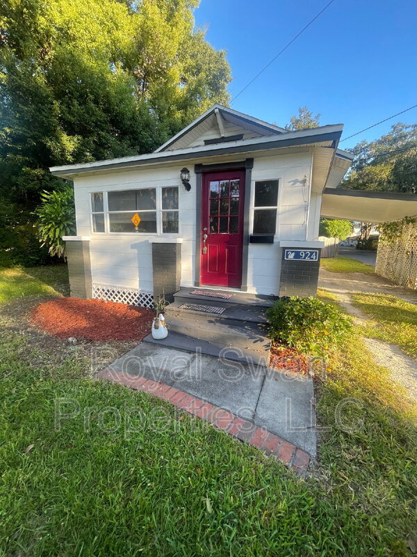 Lakeland House: 924 Vistabula St