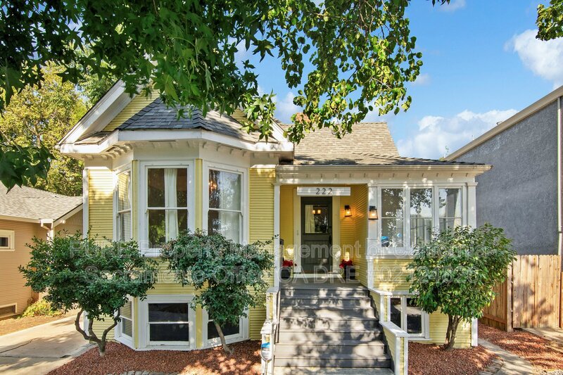 Sacramento House: 222 21st Street