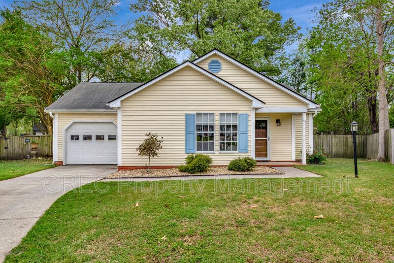 Goose Creek House: 207 Lynton Court