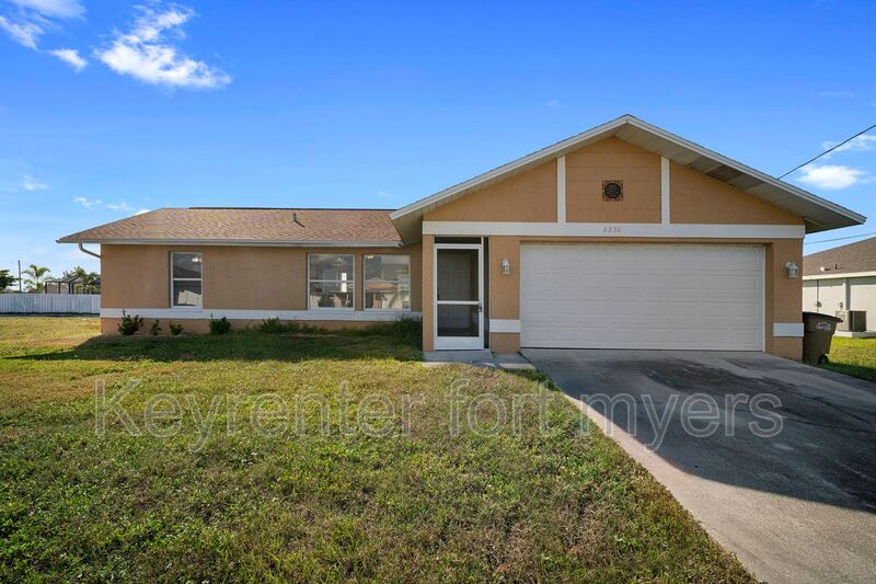 Cape Coral House: 2230 NW 1st Ave