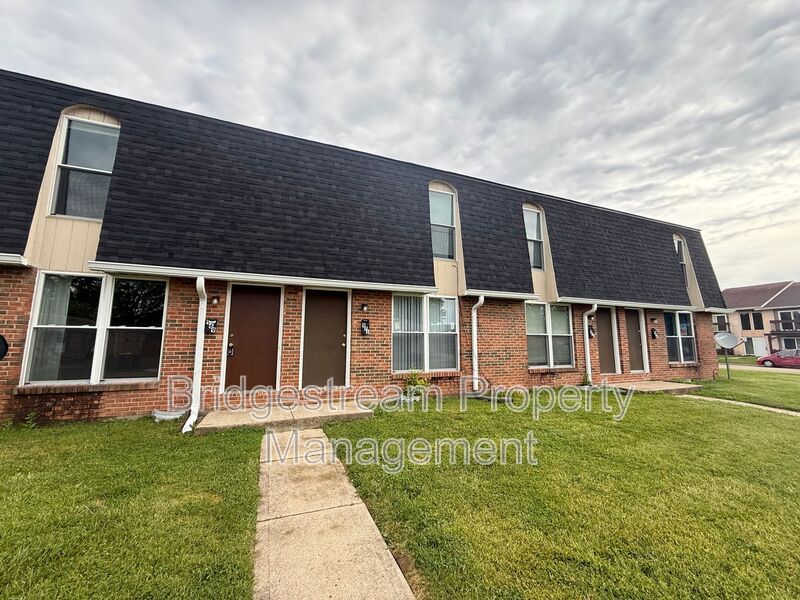 Vandalia House: 969 Taylorsview Dr