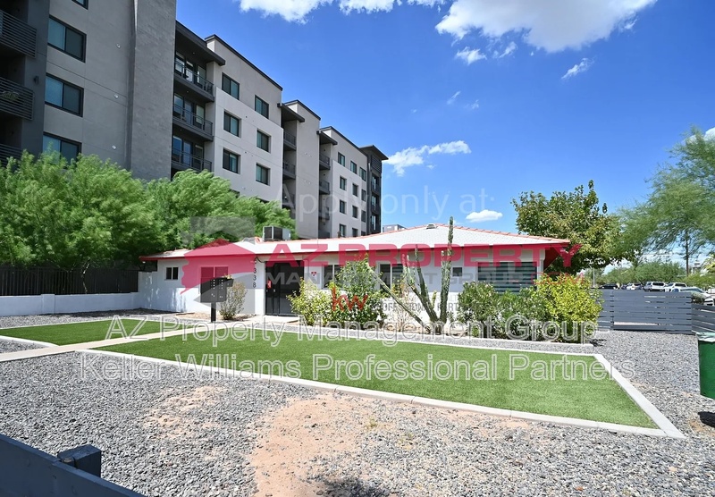 Phoenix Condo: 338 E Portland St