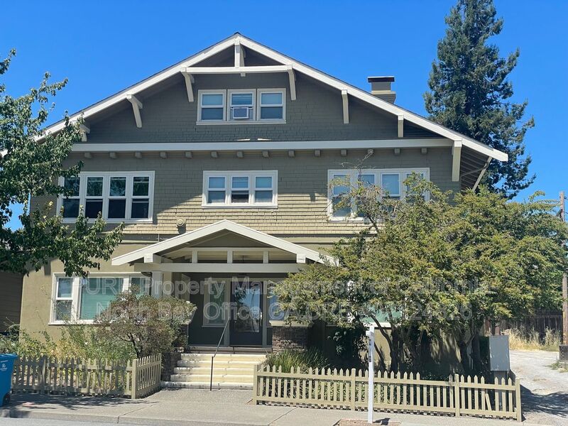 Petaluma Condo: 312 Washington Street