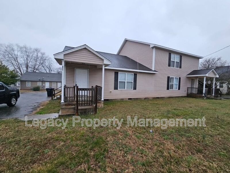 Burlington House: 531 S. Anthony Street