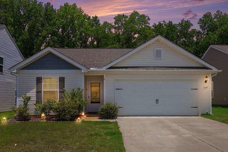 Charlotte House: 1329 Nia Road