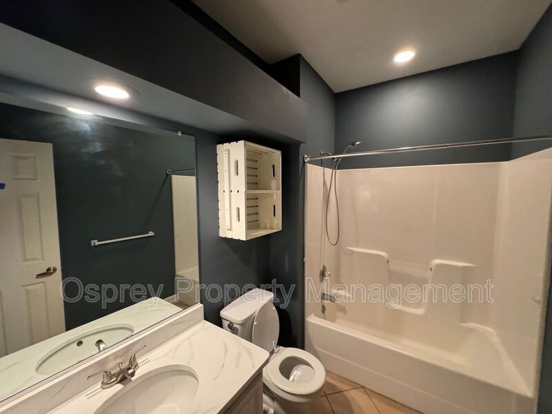 Beautiful 3 Bedroom Single Family Home near Chics Beach!!! - Photo 12