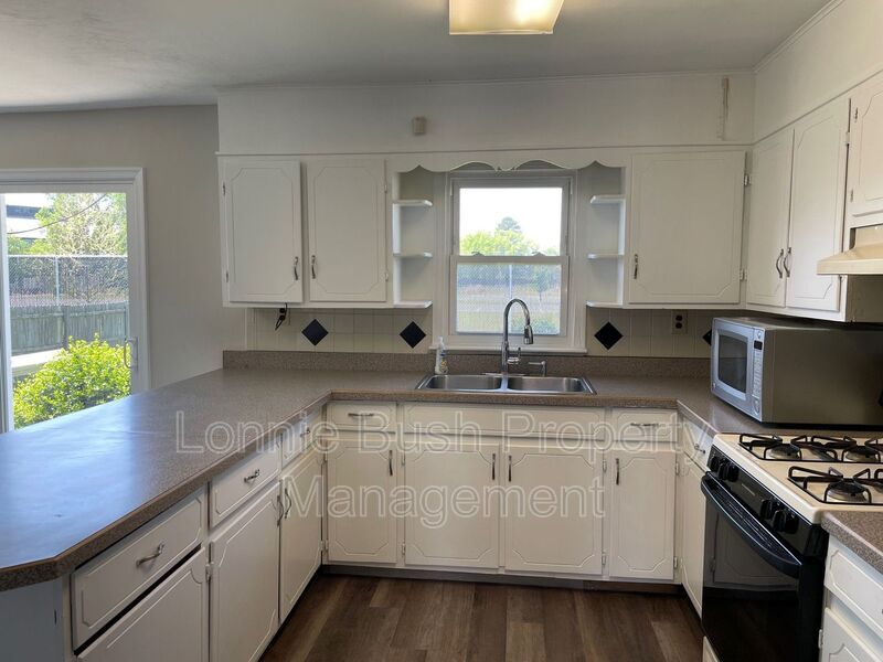 Beautiful 3 bedroom in Brighton! - Photo 2