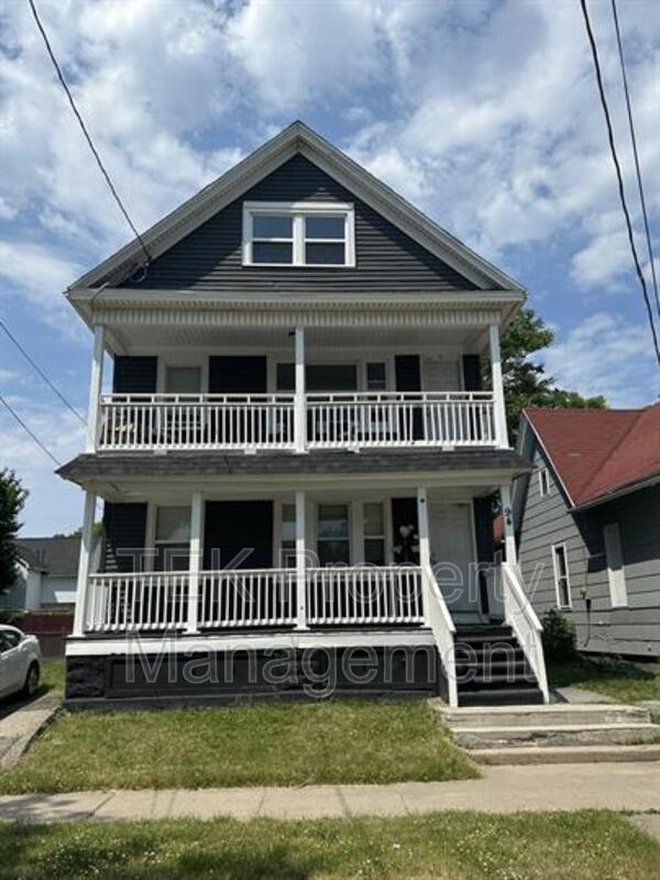 Rochester House: 94 Scrantom Street